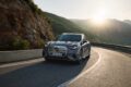 「メルセデス・ベンツ GLC with EQ テクノロジー」の走行シーン。