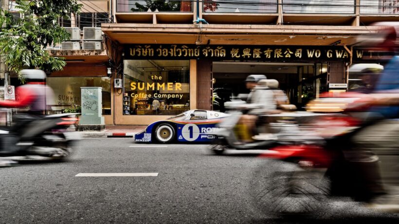 今回のイベントに先立って、クルヴィスタン バンコクは、956 LHをバンコク市内に持ち込んで、スペシャルフォトセッションを実施した。