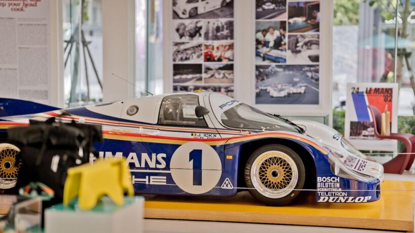 「クルヴィスタン バンコク」で開催された特別展『レースボーン（Raceborn）』。