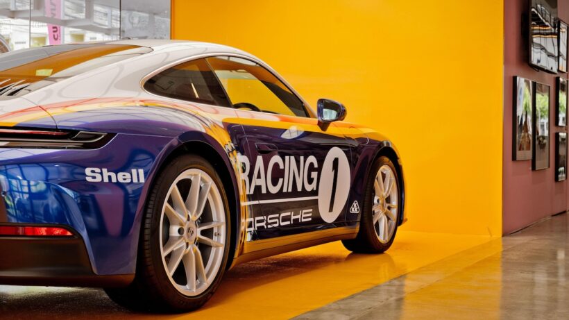 「クルヴィスタン バンコク」で開催された特別展『レースボーン（Raceborn）』。