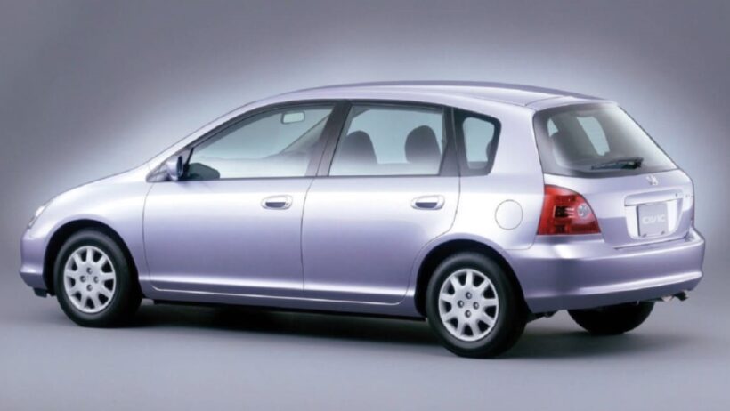 7代目「シビック(5ドアハッチバック)」のリアビュー