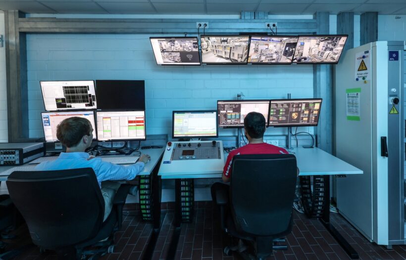 「カイエン エレクトリック」の開発段階においては、従来の実走行テストに加えて、デジタルテストが積極的に導入された。