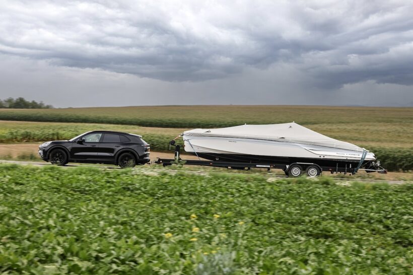 世界各地で行われた、「ポルシェ カイエン エレクトリック」の実走テスト。