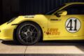 コード117のライトイエローを纏った現行型「ポルシェ 911 S/T」。