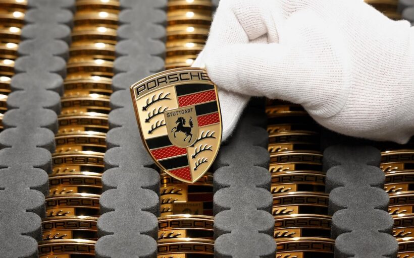 ポルシェは、市場の動向を受けて、フル電動化の方針の転換を決定。ICEモデルを継続的に開発・販売することを決定した。