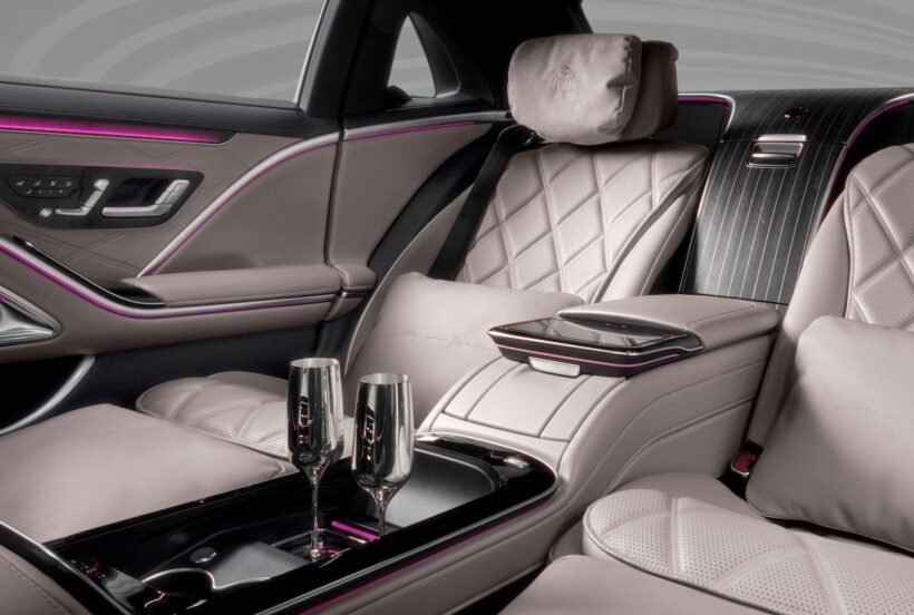 リヤには、豪華な左右独立シートを備えた「ファーストクラスパッケージ」をチョイス。クーリングボックスやシャンパングラスも装備する。