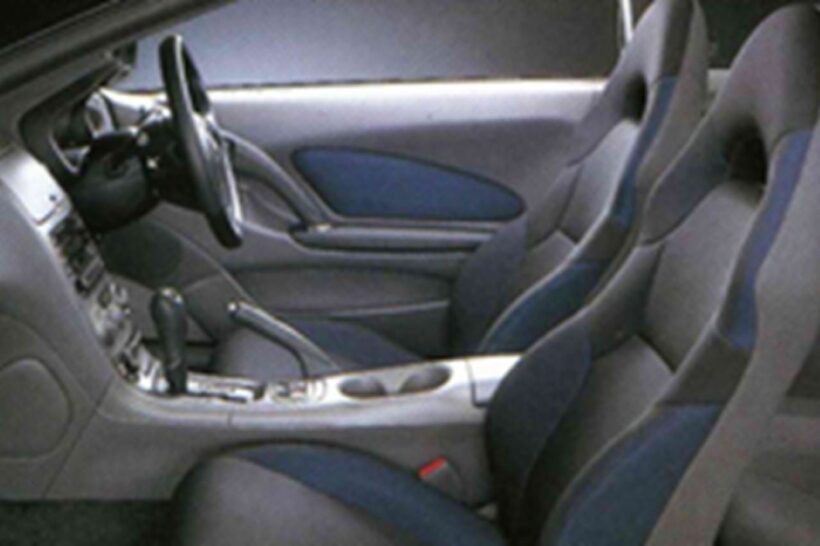 7代目「セリカ」のフロントシート