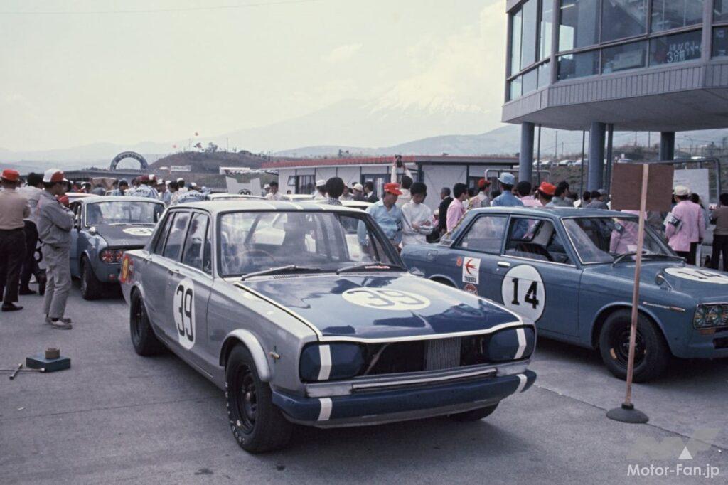 1969年のJAFグランプリTSレースに出走する「スカイライン2000GT-R」
