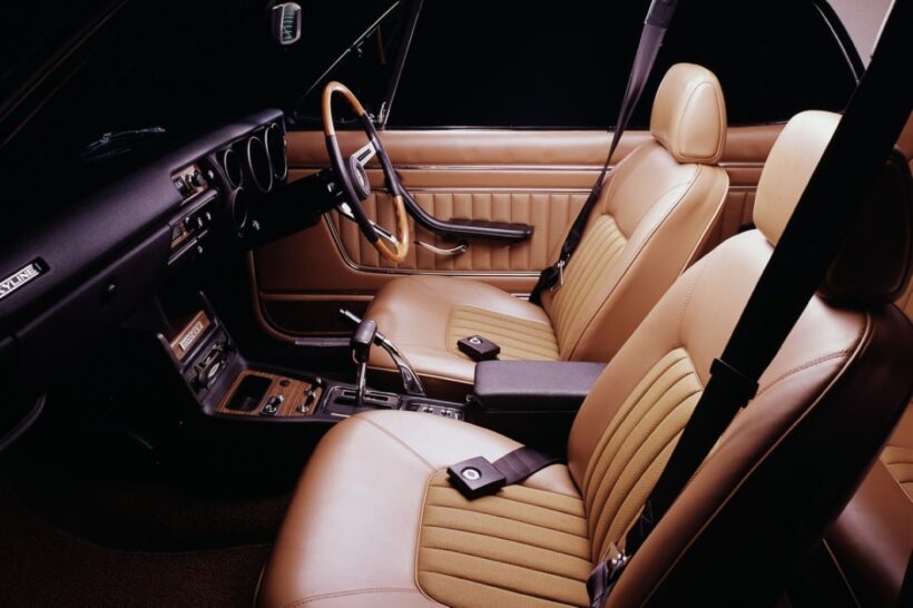 「スカイラインGT-X」のフロントシート