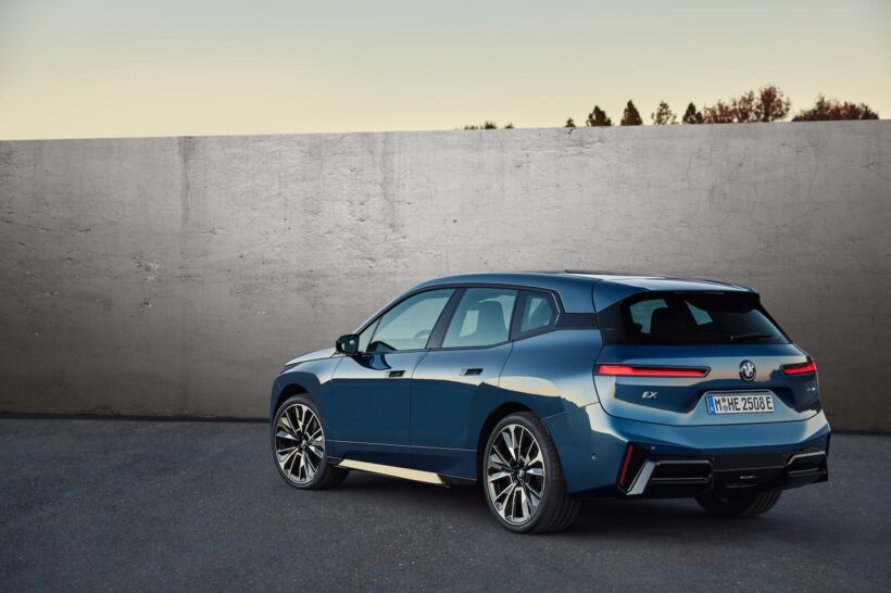 「BMW iX」改良新型のエクステリア。