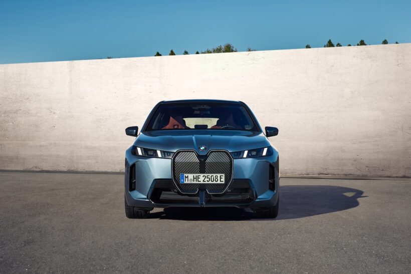 「BMW iX」改良新型のエクステリア。