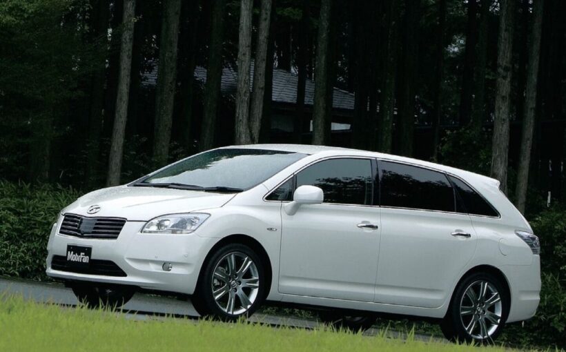 トヨタ「マークXジオ」