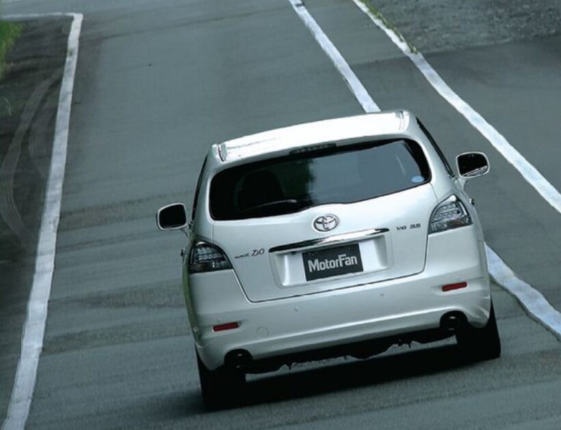 トヨタ「マークXジオ」