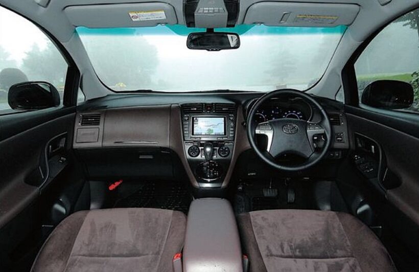 「マークXジオ」のコクピット