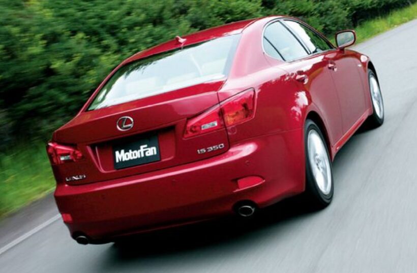 「レクサスIS」のリアビュー
