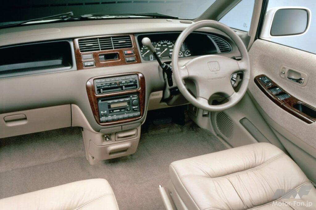 「オデッセイ・プレステージ」のコクピット