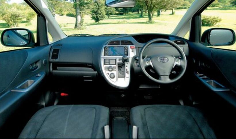 「ラクティス」のコクピット