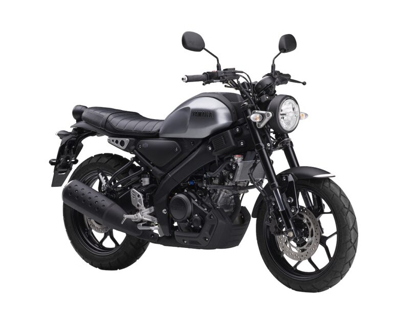 2025_yamaha_XSR125_03B