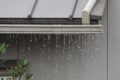 溢れている雨樋