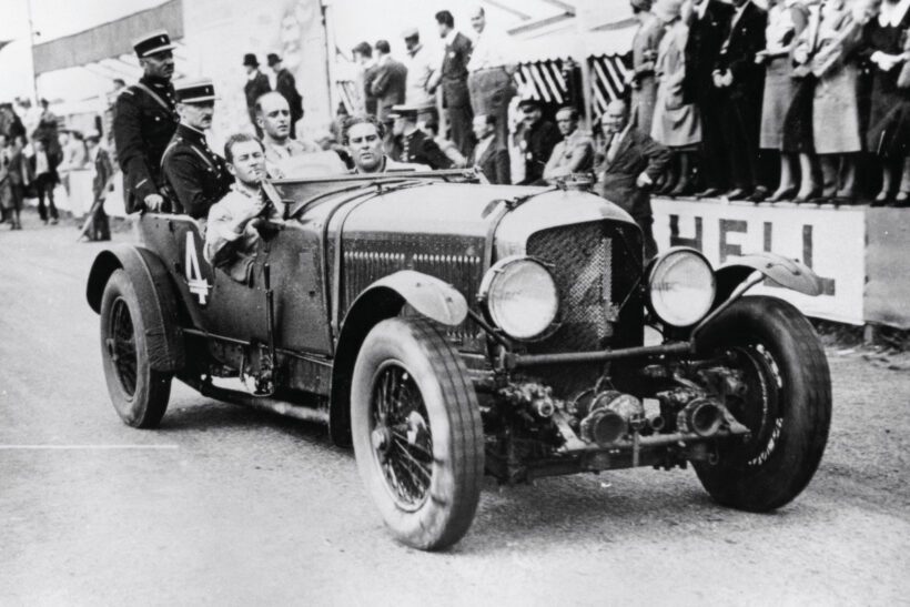 1930年のル・マン24時間で優勝したスピード6。ウルフ・バーナートとグレン・キッドストンが乗車してレース後にパレード走行した。