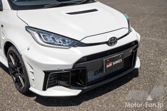 ダクト付きアルミフードや手動可変式大型リヤウイングも迫力だが、バンパーの脱落防止ボルトなどは、モータースポーツの実戦の経験が反映されている。