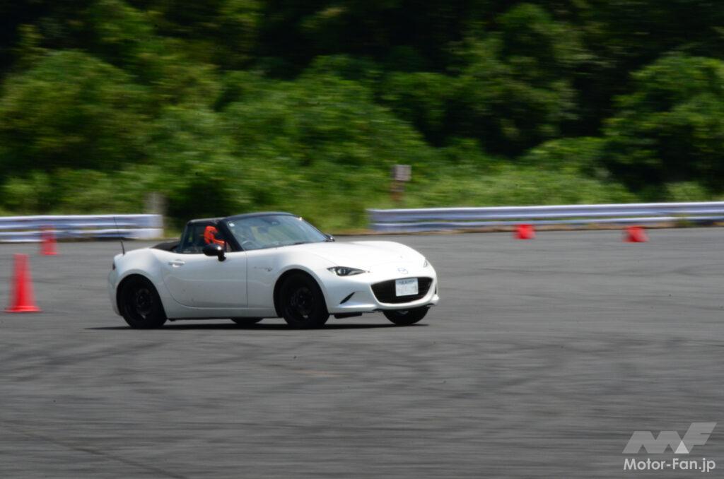 ロードスターNR-Aはロールケージ付きでサーキット走行も可能だ。