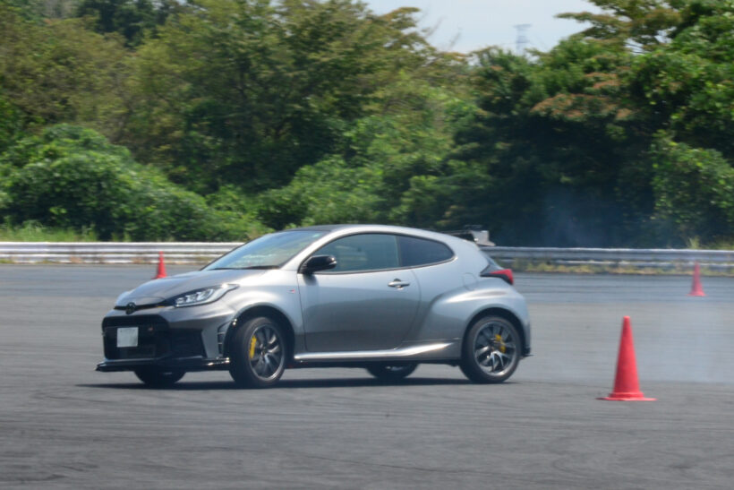 山本シンヤさんはGRヤリスで参加。ジムカーナにも有効なハイパワーかつ4WDで好タイムを記録した。