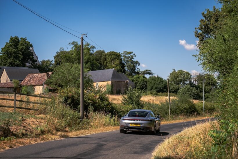 マックイーンが撮影最初の3か月間借りていたシャトー前。彼の毎日の通勤はここから始まった。