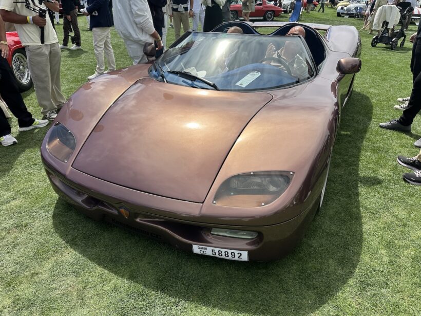 ケーニグセグを率いるクリスチャン・フォン・ケーニグセグ。プロトタイプのドライブにご機嫌だ。