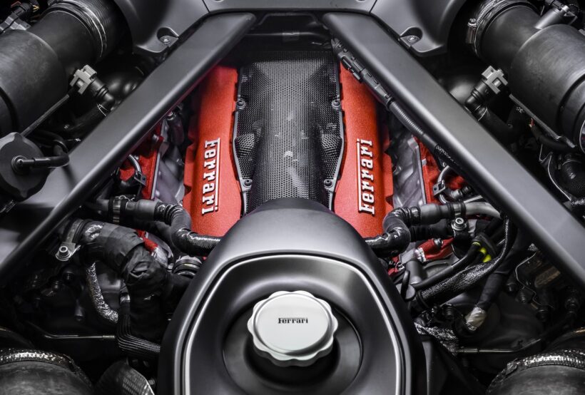 イタリア語で「赤いヘッド」を意味するテスタロッサ。