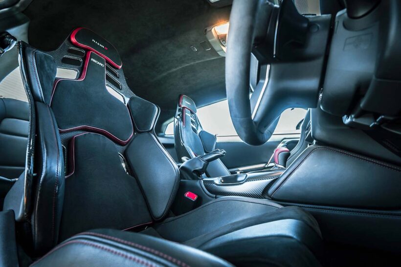【GT-R NISMO Special edition】レカロ製カーボンバケットシートはNISMOスペシャルエディションの専用装備。軽量化と卓越したホールド性を実現した高品質なシートだ。