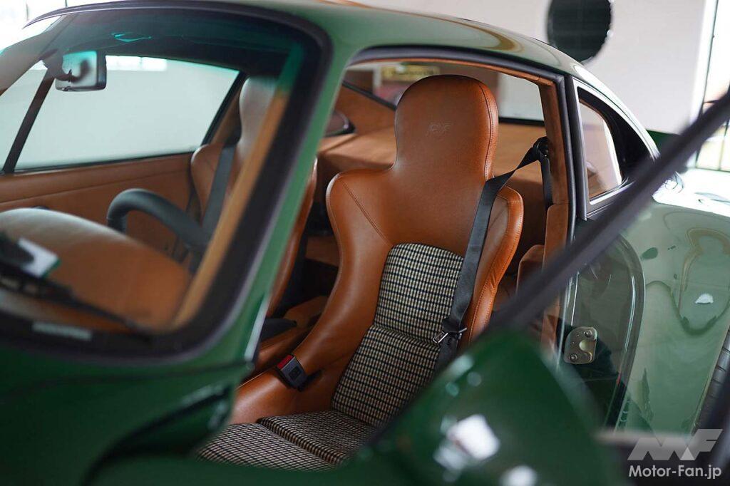 クラシック911の雰囲気を感じさせるインテリア。メーターのレイアウトも空冷911と同様だ。