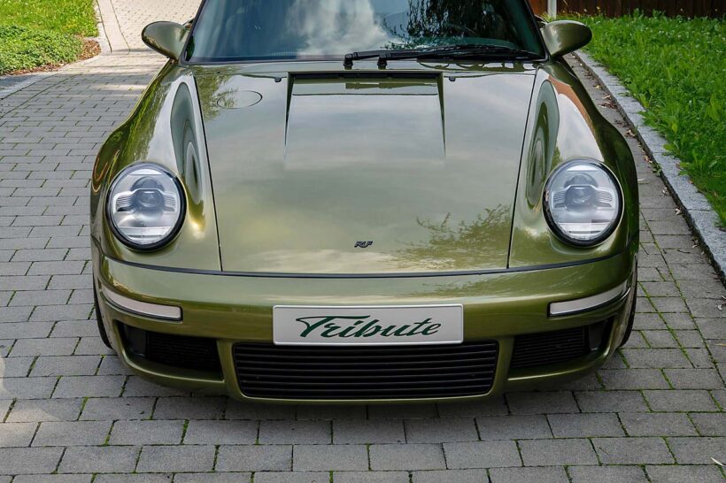 SCRと同じカーボン製シャシーとボディに、DOHC3バルブヘッドのツインターボエンジンを搭載。RUFが開発したこのエンジンは空冷で、しかも最新の排気ガス規制にも適合している。