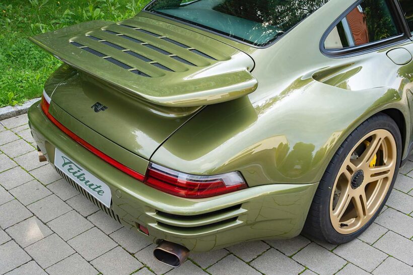 大型リヤスポイラーやリヤフェンダーのNACAダクトなど、専用のエクステリアが与えられている。