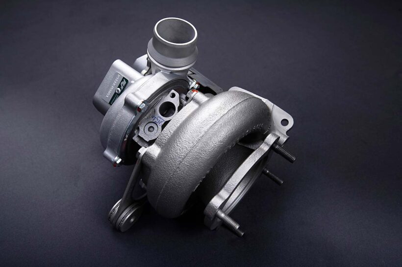 911SCなどの空冷クラシックモデルから現行のタイプ992まで幅広い車種に対応する。装着は日本のインポーターであるRTCが行い、加工は本国のエンジニアとRTCが共同で行う。