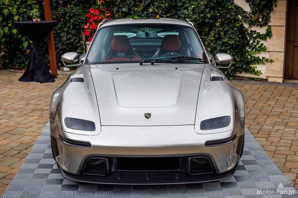 【Guntherwerks】アメリカのギュンター・ワークスが現在生産しているレストモッド911の中でも、最も過激なスペックを誇るのがフラットノーズのスタイルを持つ「F26」だ。わずかに26台が限定生産されるこのモデルのベースは、993型911。リヤには1000PSという衝撃的な最高出力を誇る4.0リッターの水平対向6気筒ツインターボエンジンが搭載される。■ https://guntherwerks.com/
