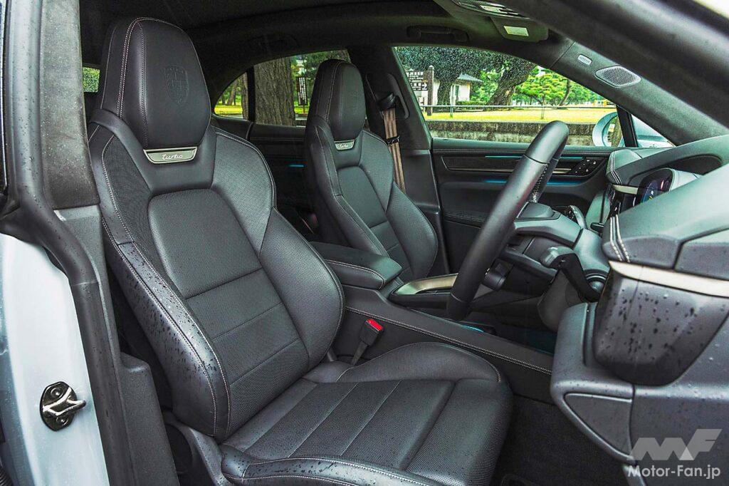 12.9インチの湾曲したメーターパネルなど、一気に先進的なインテリアとなったBEVのマカンだが、空調関連は物理的スイッチを残してあり、初見でも操作しやすい。