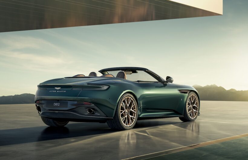 「アストンマーティン DB12 ヴォランテ」に設定された、ヴォランテ60周年記念ペシャルエディション。