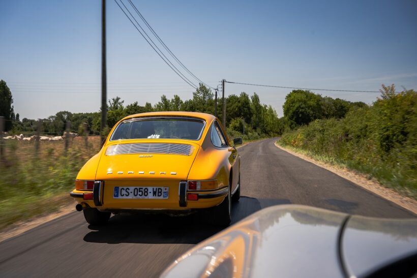 マックイーンが走った道は今も変わっていないが、村や町は3倍に拡張され、速度制限が進行を妨げる。マックイーンなら無視して罰金を払っていたに違いない。