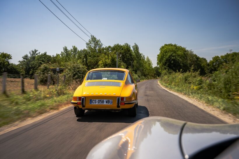 マックイーンが走った道は今も変わっていないが、村や町は3倍に拡張され、速度制限が進行を妨げる。マックイーンなら無視して罰金を払っていたに違いない。