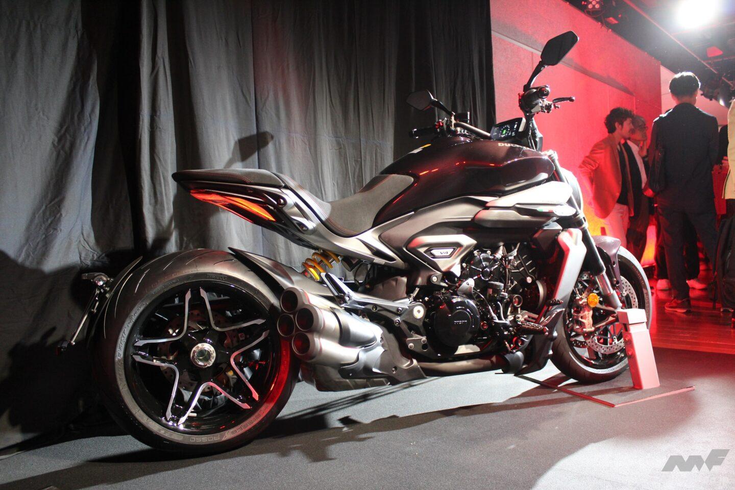 MotoGPのDNAを継承するクルーザー、XディアベルV4｜発表会で一昔前とは