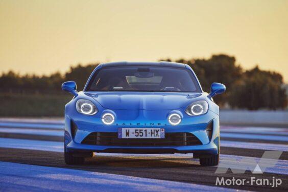 フランスのピュアスポーツであるアルピーヌA110は、軽いボディと俊敏なハンドリングを最大の武器とする。