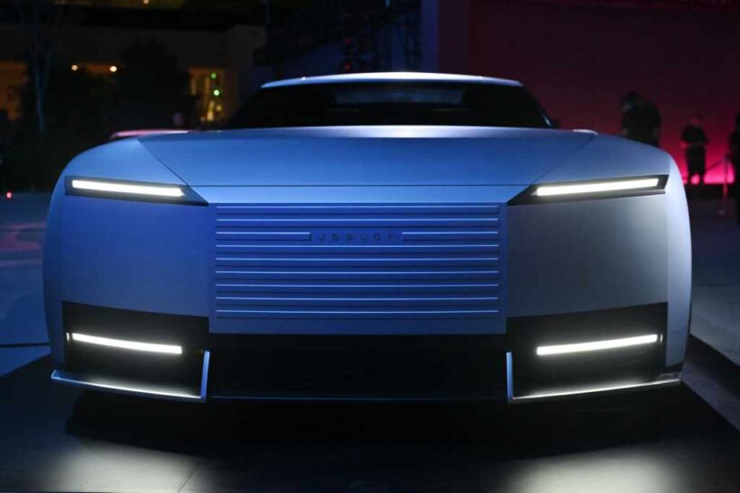 英国の名門ブランド「ジャガー」。ボンネットを飾った“リーピング・ジャガー”とフロントにいただく"グロウリング・ジャガー”。２つのシンボルに込められた哲学を紹介する。