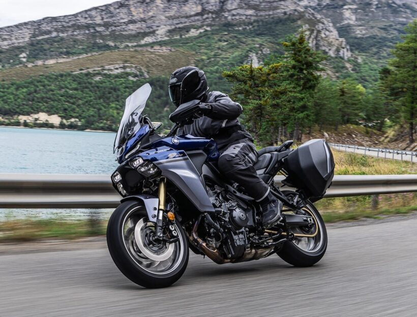 スポーツツアラーとはどんなバイク？ スーパースポーツや