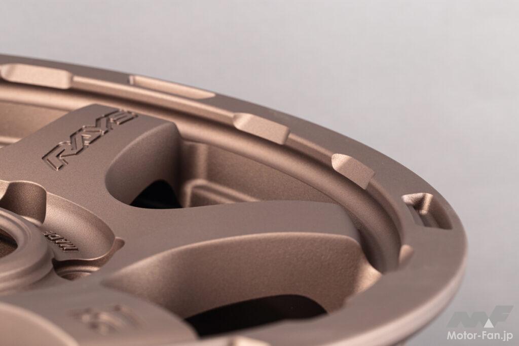 16インチ：4万7300円〜】レイズ伝統の6スポークを『ハイエース』で履き