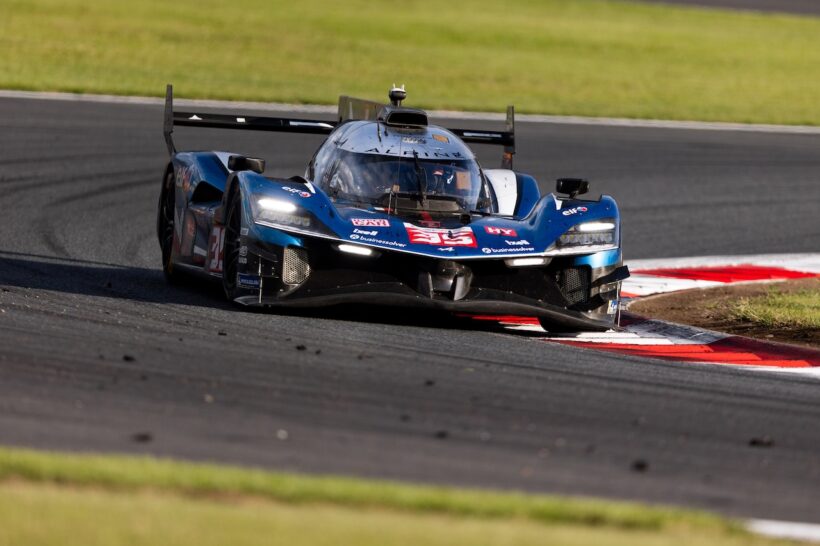 WEC第7戦富士6時間レースを走行する、アルピーヌのハイパーカー「A424」。