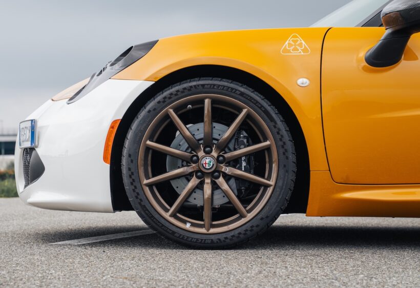 「アルファロメオ 4C コレツィオーネ GT ニコラ・ラリーニ」のエクステリア。