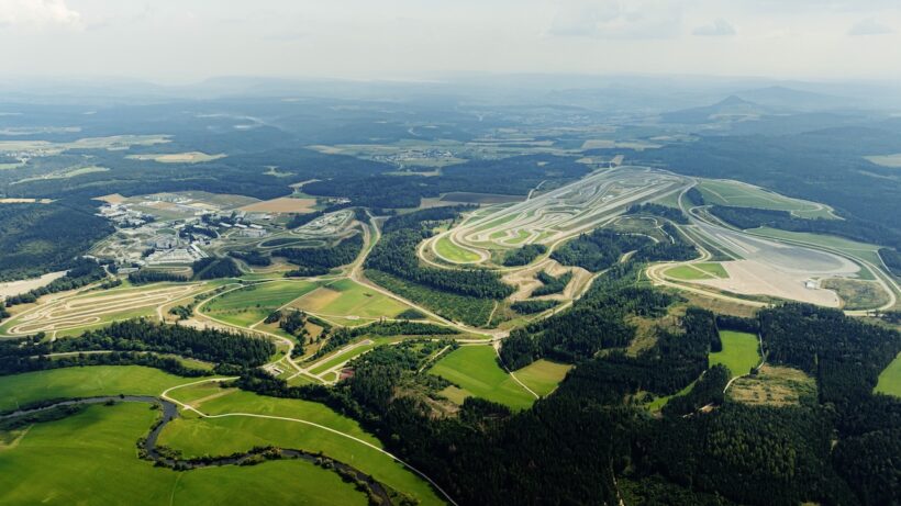 メルセデス・ベンツが誇る、試験施設「インメンディンゲン・テスト＆テクノロジーセンター」。