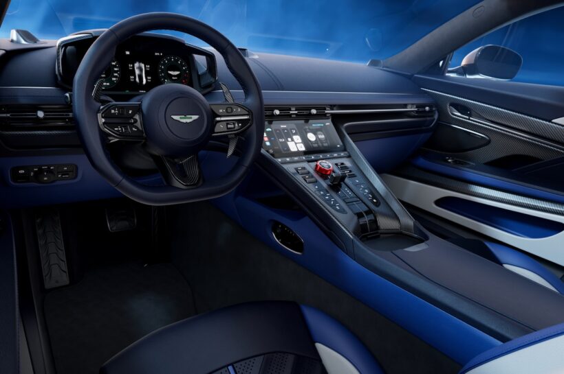 「アストンマーティン DB12 S」のインテリア。