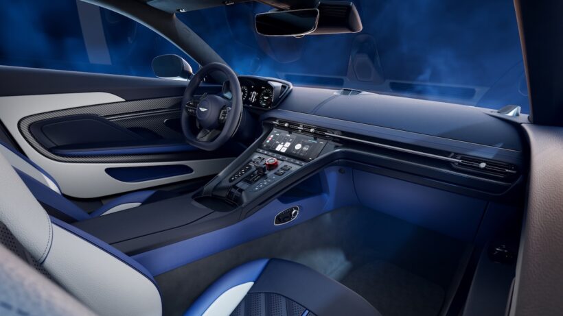 「アストンマーティン DB12 S」のインテリア。